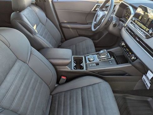 New 2025 Mitsubishi Outlander SE image 7