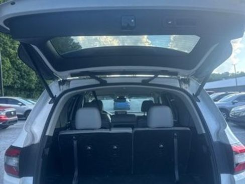 Certified 2025 Honda Pilot EX-L image 8