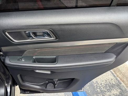 Used 2019 Ford Explorer XLT w/ Equipment Group 202A image 50