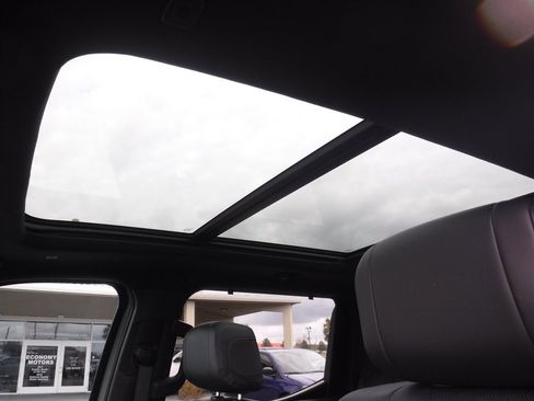 Used 2024 Toyota Tundra Platinum image 19