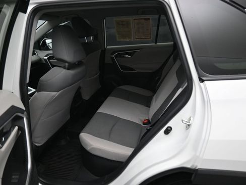 Used 2022 Toyota RAV4 XLE AWD/4WD image 27
