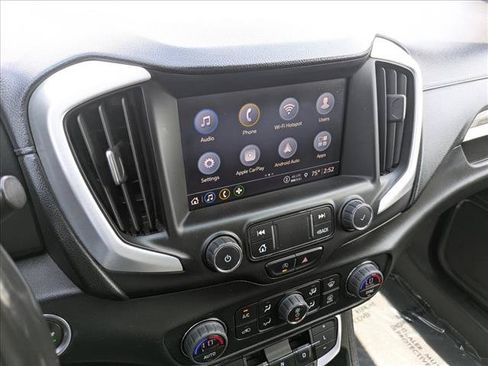 Used 2022 GMC Terrain SLT AWD/4WD image 12