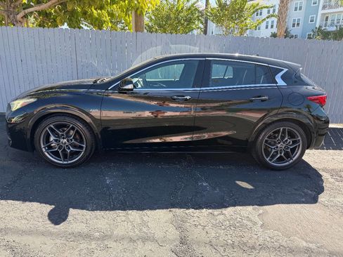 Used 2017 INFINITI QX30 Sport w/ Cargo Package image 17