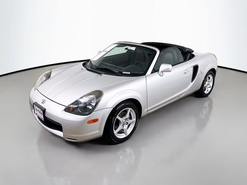 Used 2000 Toyota MR2 image 3