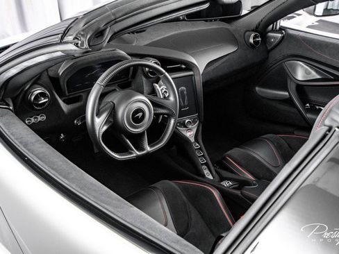 Used 2022 McLaren 720S Spider image 47