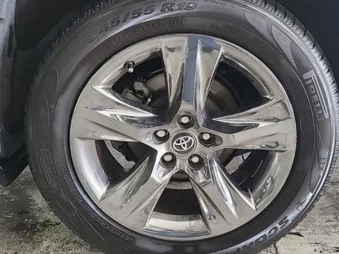 Used 2017 Toyota Highlander Limited Platinum image 6