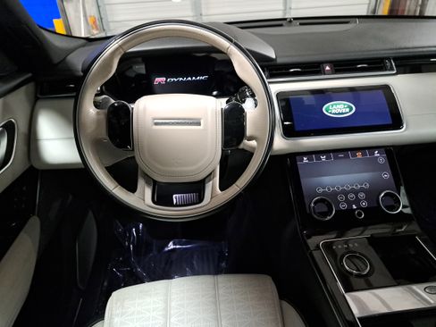 Used 2018 Land Rover Range Rover Velar R-Dynamic HSE AWD/4WD image 17