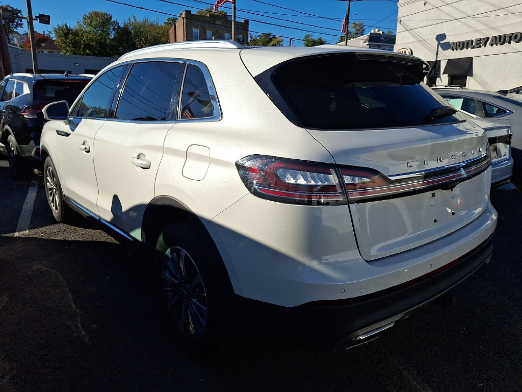 Used 2021 Lincoln Nautilus Reserve AWD/4WD image 3