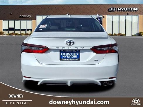 Used 2024 Toyota Camry SE image 5