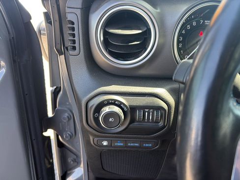 Used 2021 Jeep Wrangler Unlimited Rubicon 4xe w/ Cold Weather Group AWD/4WD image 14