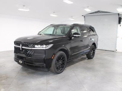 New 2027 Lincoln Navigator Reserve w/ Jet Appearance Package