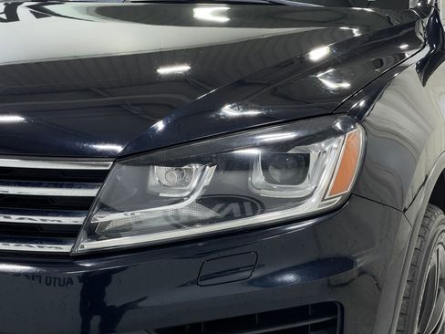Used 2017 Volkswagen Touareg Wolfsburg Edition AWD/4WD image 34