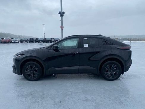 New 2026 Toyota C-HR AWD/4WD image 7