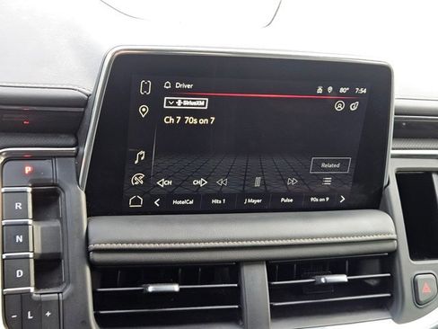Used 2023 GMC Yukon XL AT4 w/ Technology Package AWD/4WD image 12