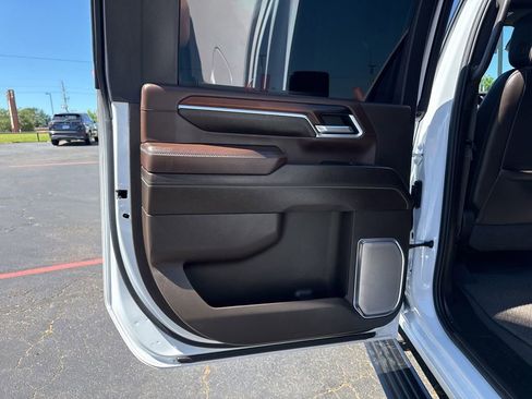 Used 2024 GMC Sierra 2500 Denali w/ Denali Reserve Package AWD/4WD image 27