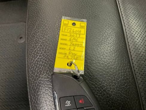Used 2023 GMC Yukon Denali AWD/4WD image 19