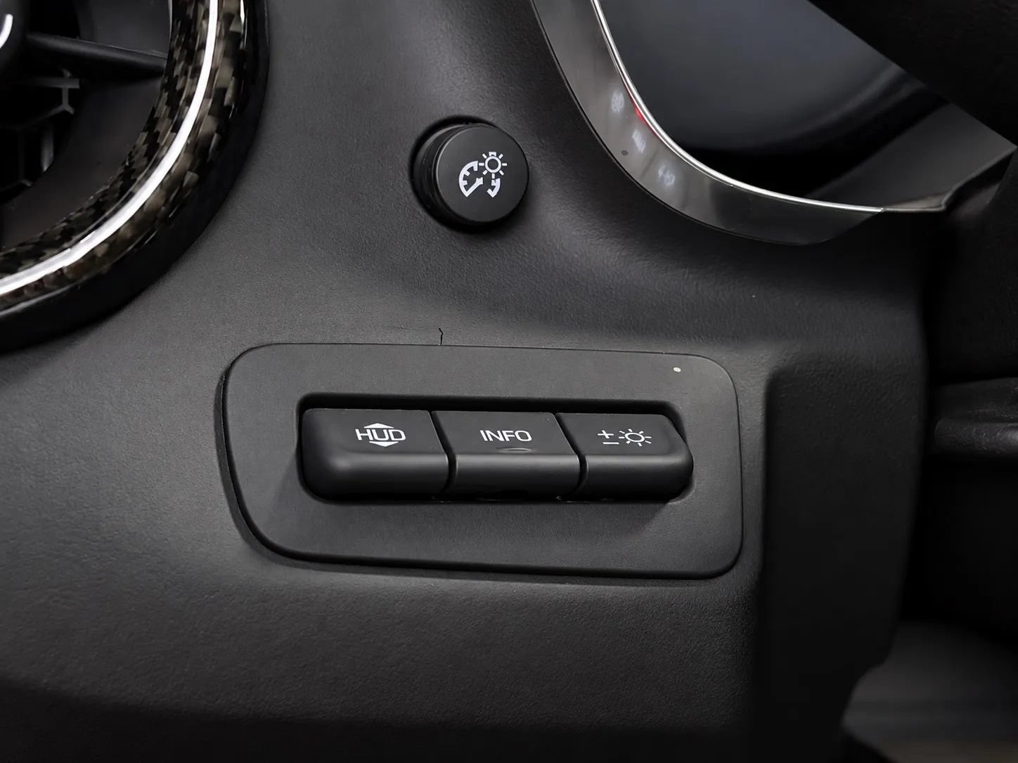 Used 2018 Chevrolet Camaro SS RWD image 27