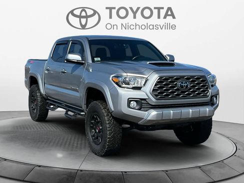 Used 2020 Toyota Tacoma TRD Sport image 8