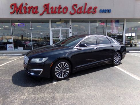 Used 2017 Lincoln MKZ Premiere FWD image 1