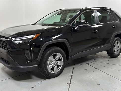 Used 2025 Toyota RAV4 XLE image 1