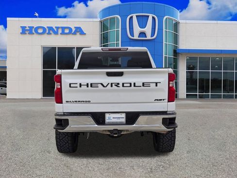 Used 2024 Chevrolet Silverado 1500 LT AWD/4WD image 4