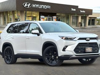 Used 2024 Toyota Grand Highlander Limited video 2