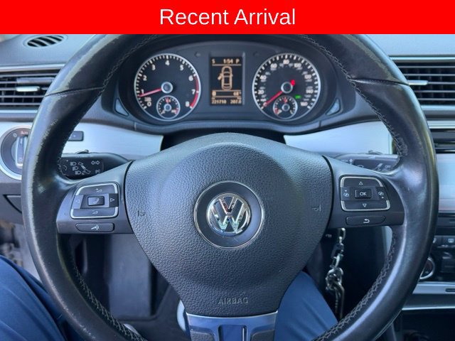 Used 2013 Volkswagen Passat 2.5 SE FWD image 12
