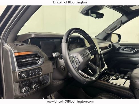 Used 2025 GMC Yukon XL Denali w/ Denali Reserve Package AWD/4WD image 38