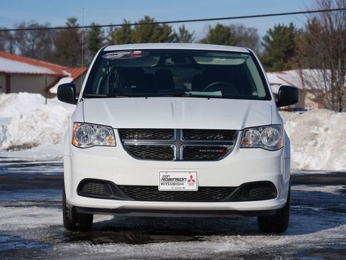Used 2018 Dodge Grand Caravan SE w/ UConnect Hands-Free Group image 8