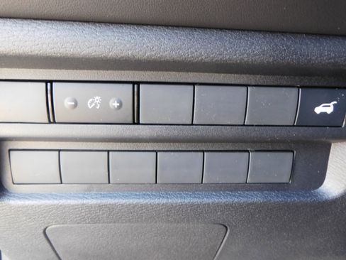 New 2025 Mitsubishi Outlander SE image 15