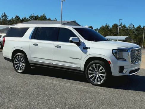 Used 2022 GMC Yukon XL Denali image 2