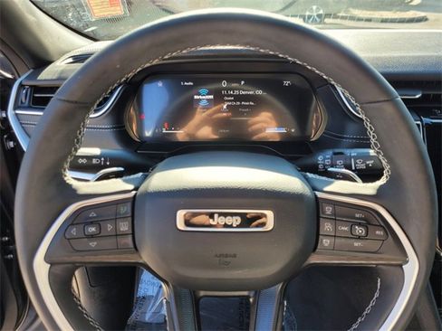 Used 2025 Jeep Grand Cherokee Altitude image 27