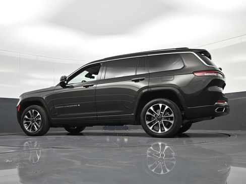 Used 2021 Jeep Grand Cherokee L Overland w/ Luxury Tech Group IV AWD/4WD image 35