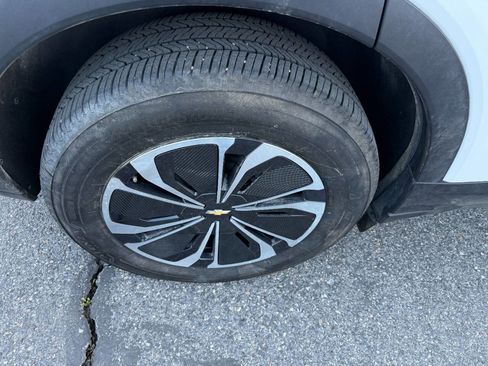 Used 2024 Chevrolet Blazer EV LT image 14