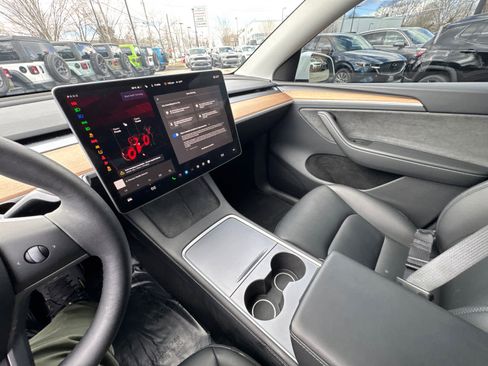 Used 2025 Tesla Model Y Performance AWD/4WD image 21