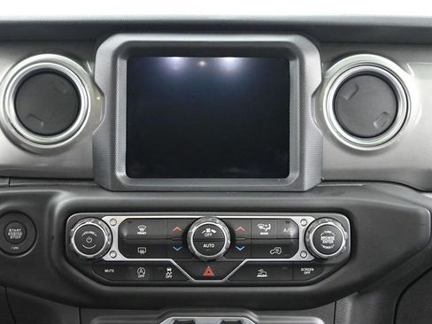 Used 2023 Jeep Wrangler Sahara image 26