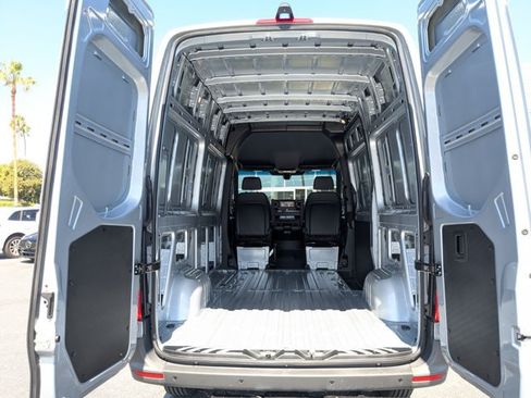 Certified 2025 Mercedes-Benz Sprinter 2500 image 6