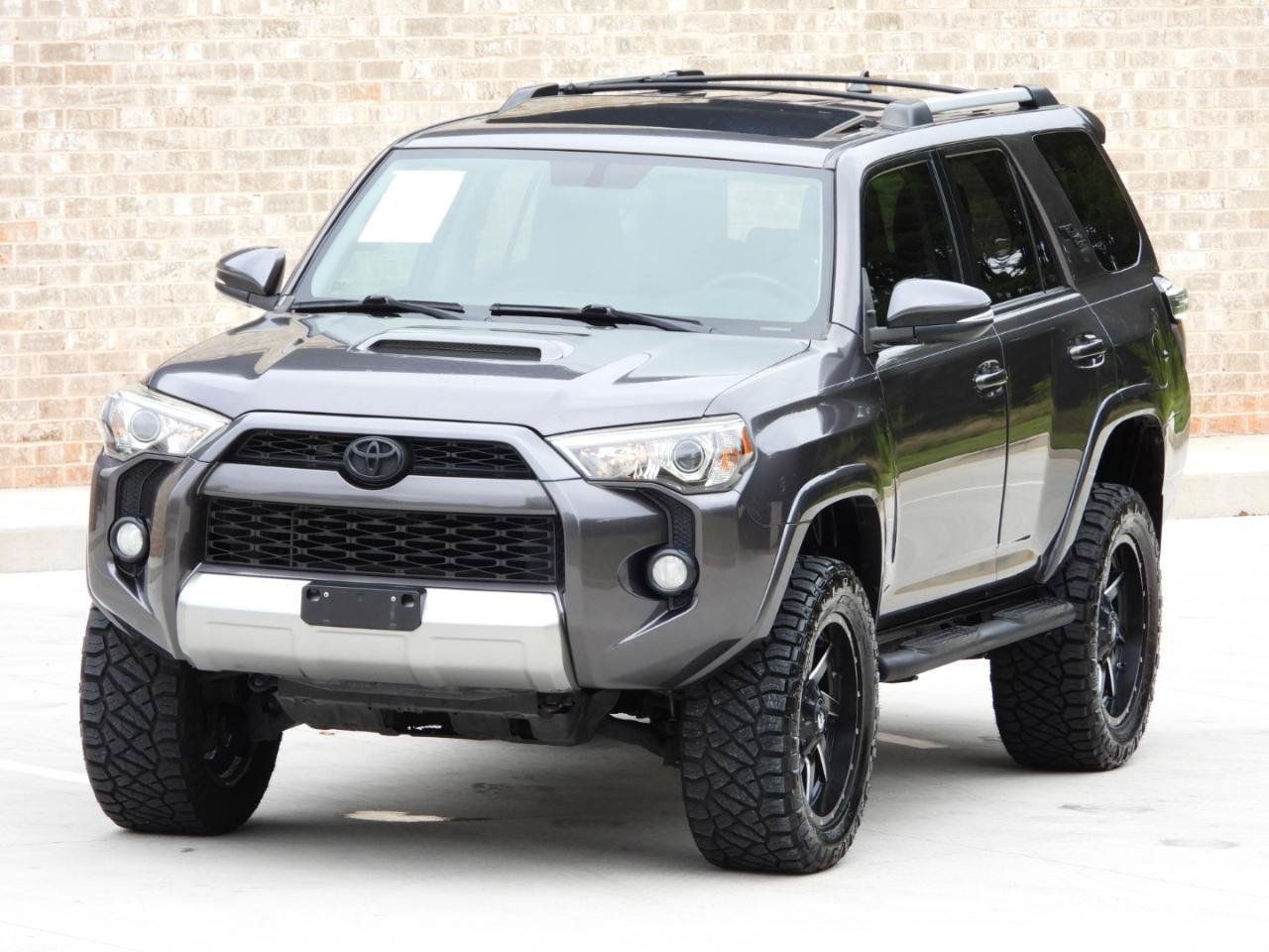 Used 2018 Toyota 4Runner TRD Off-Road Premium AWD/4WD image 37