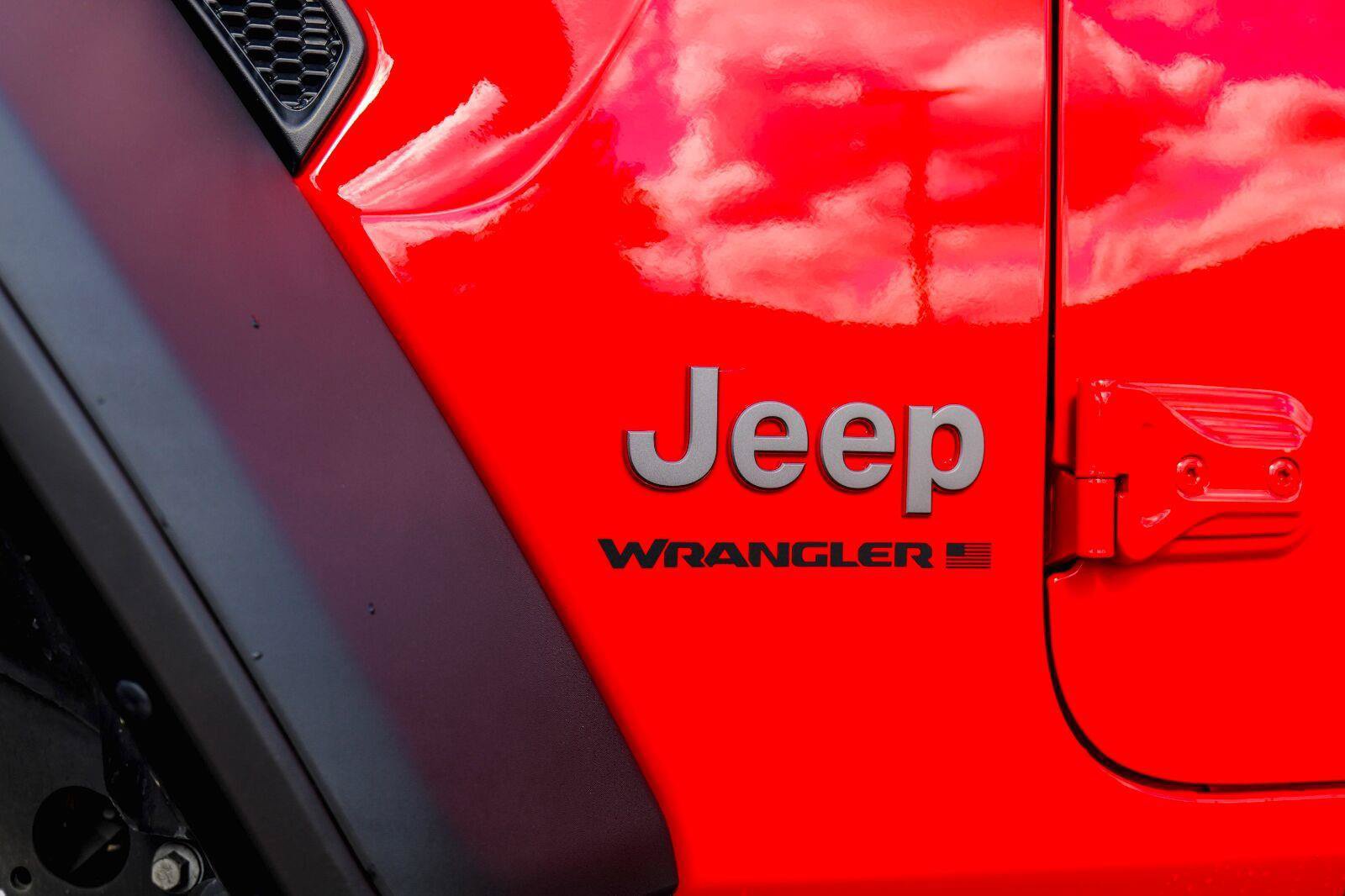 Used 2026 Jeep Wrangler Unlimited Rubicon AWD/4WD image 3