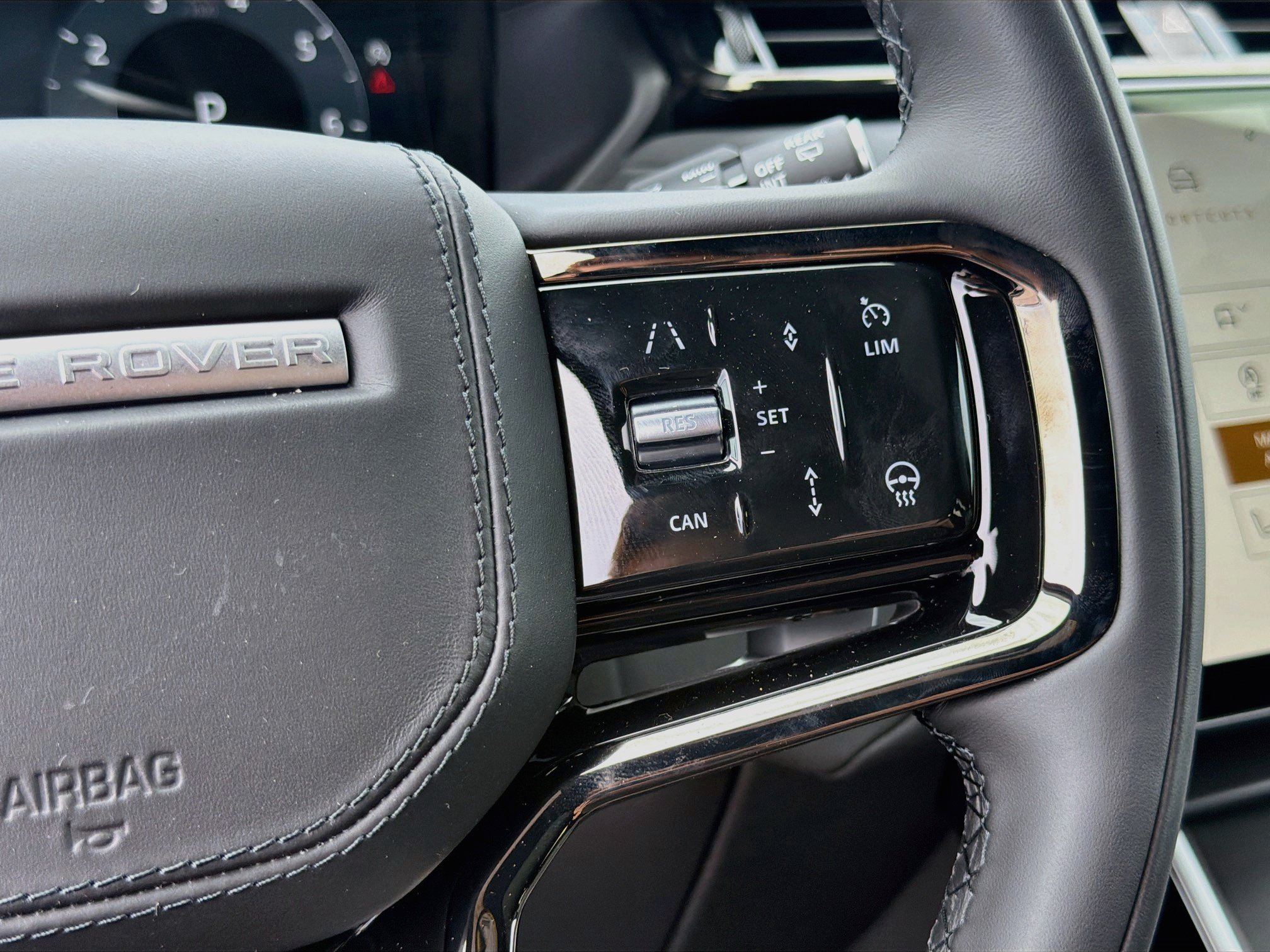 New 2026 Land Rover Range Rover Velar S AWD/4WD image 38