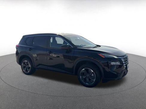 Used 2025 Nissan Rogue SV FWD image 2