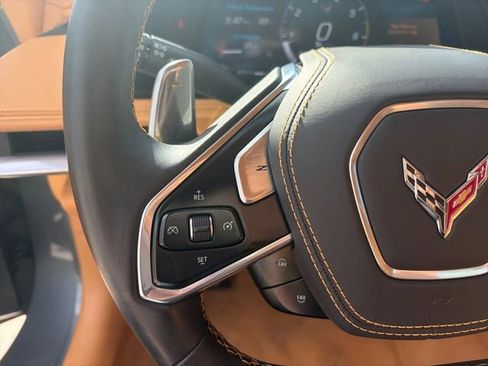 Used 2022 Chevrolet Corvette Stingray Premium Conv w/ Z51 Performance Package RWD image 5