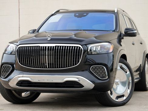 Used 2024 Mercedes-Benz Maybach GLS 600 4MATIC image 3