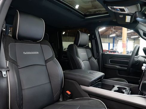New 2026 RAM 3500 Laramie AWD/4WD image 32