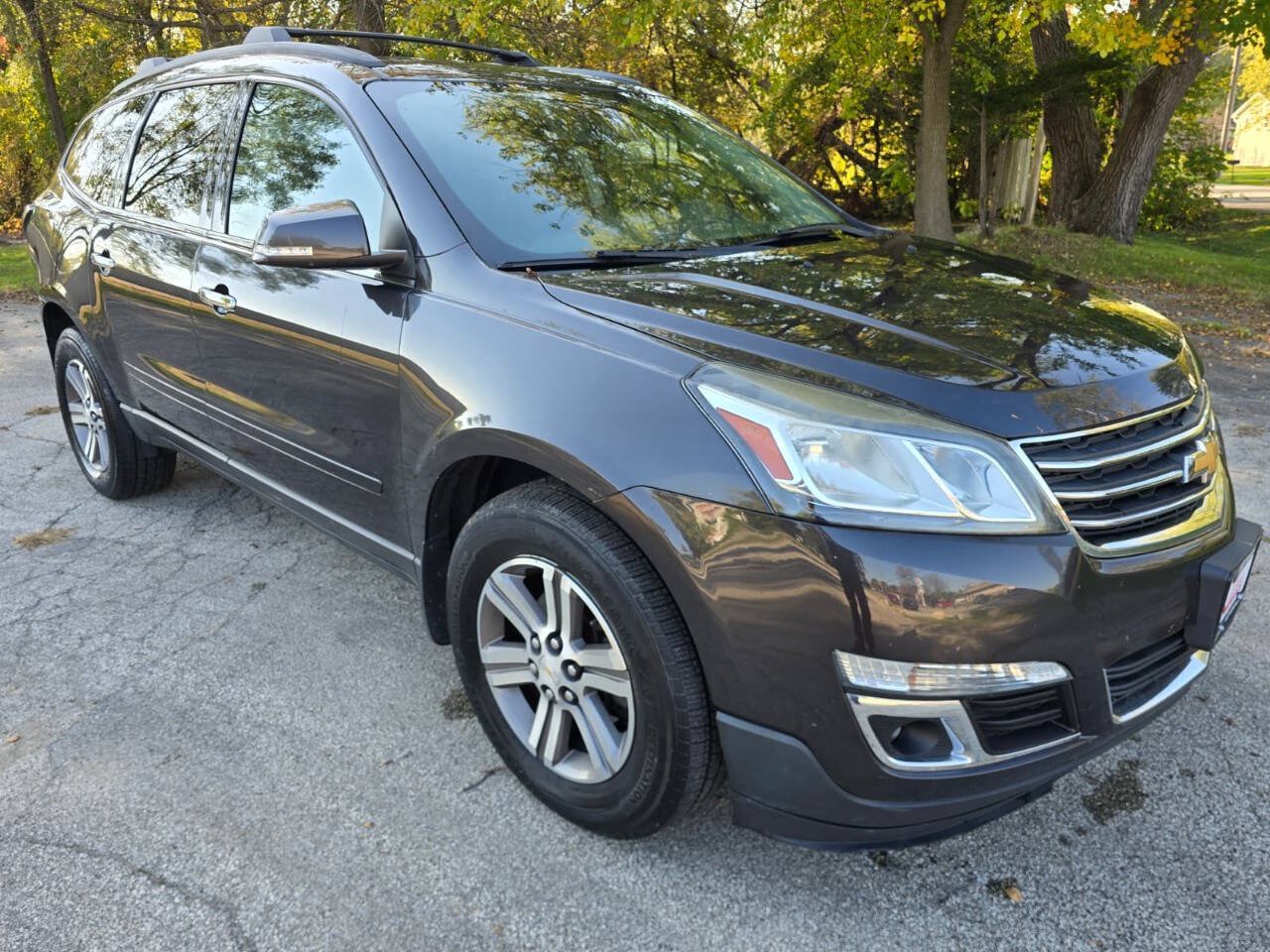 Used 2017 Chevrolet Traverse LT AWD/4WD image 3