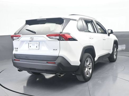 Used 2025 Toyota RAV4 XLE w/ Convenience Package FWD image 5