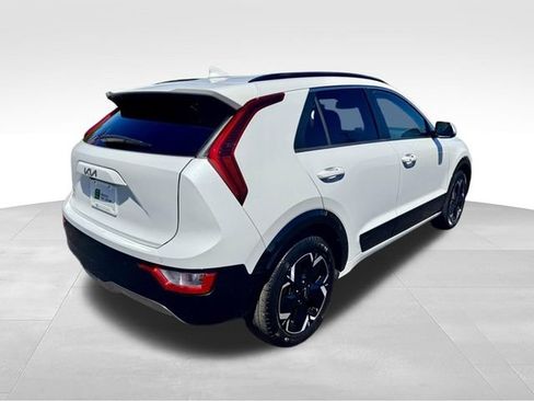 Used 2023 Kia Niro Wind w/ Wind Preserve Package FWD image 8