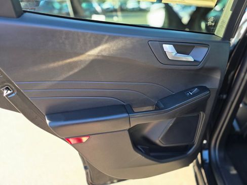 Used 2025 Ford Escape ST-Line image 16