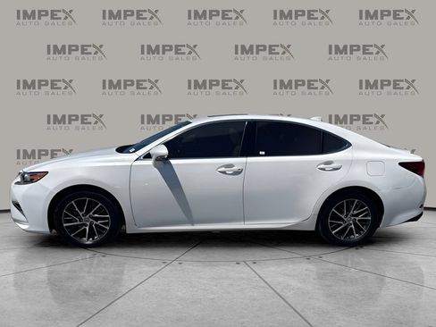 Used 2016 Lexus ES 350 w/ Luxury Package w/Wood Trim FWD image 2