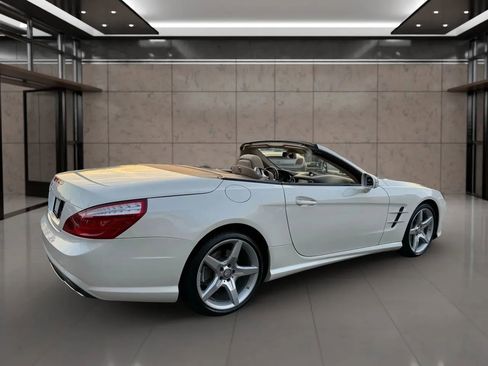 Used 2014 Mercedes-Benz SL 550 image 21